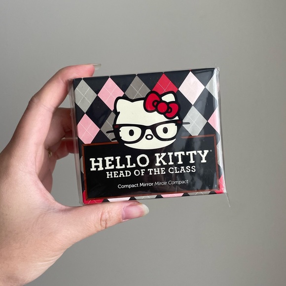 BNIB Hello Kitty Head of Class Compact Mirror Plaid Argyle - Picture 2 of 5